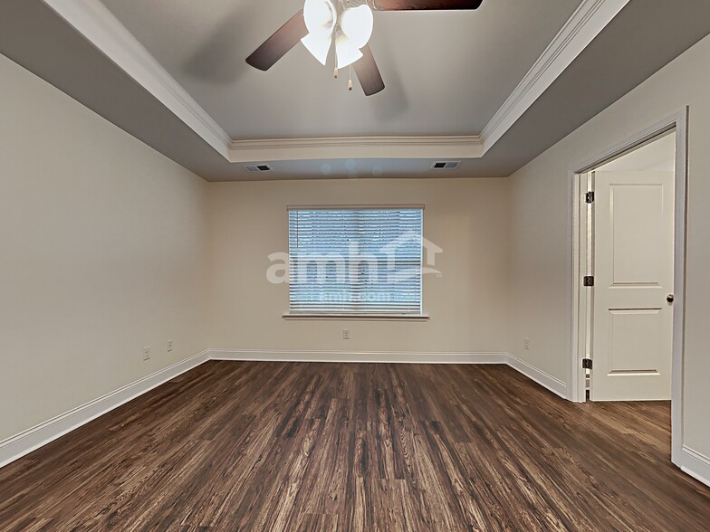 Building Photo - 1833 Produce Ln