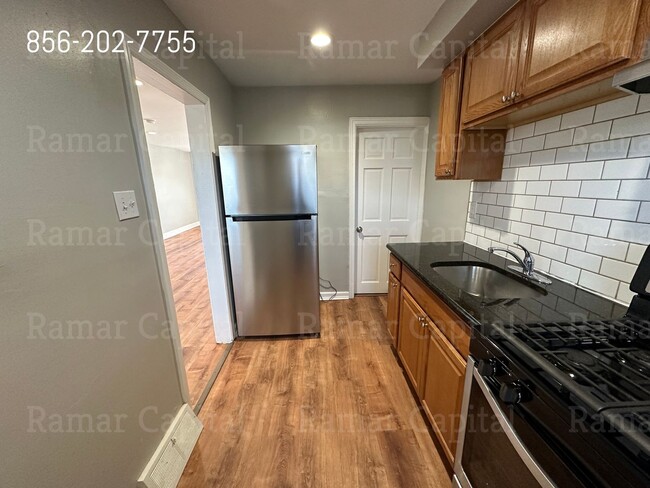 Building Photo - East Camden Spacious 3 bedroom Home - Show...