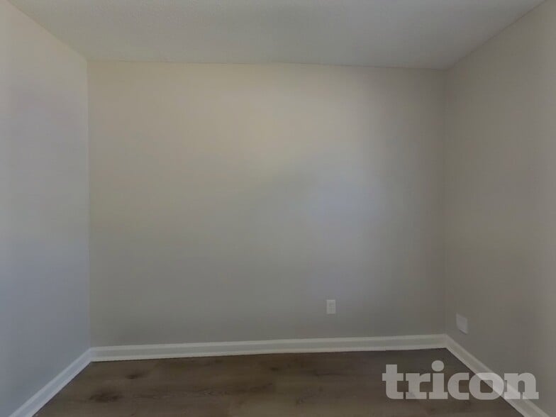 Building Photo - 500 Rockhaven Dr