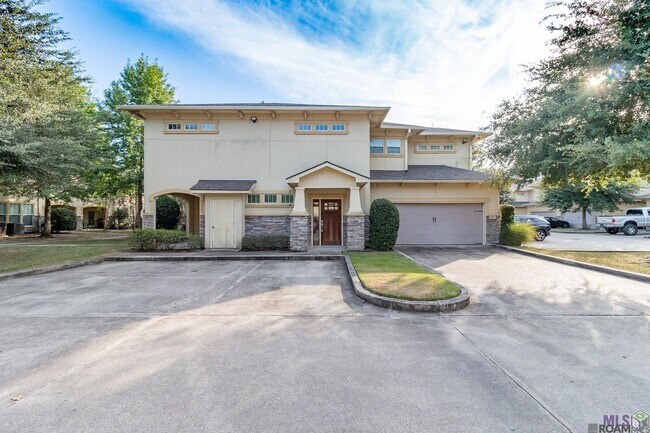 Building Photo - 8000 Stonelake Ave