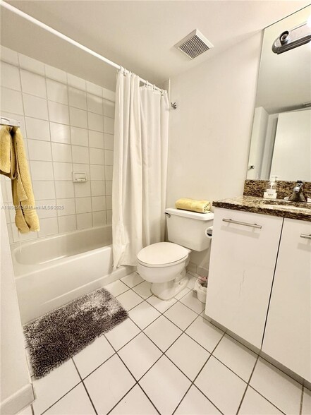 Building Photo - 3300 NE 191st St