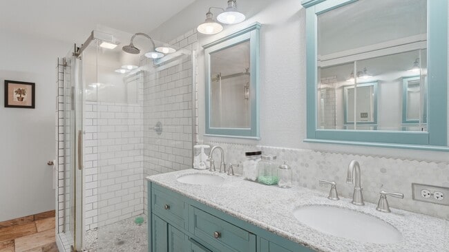 Building Photo - 19 Pebblebrook Ln