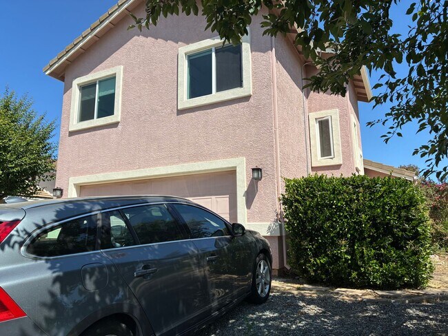 Building Photo - 4 Bedroom 2 bathroom home in Mace Ranch Davis