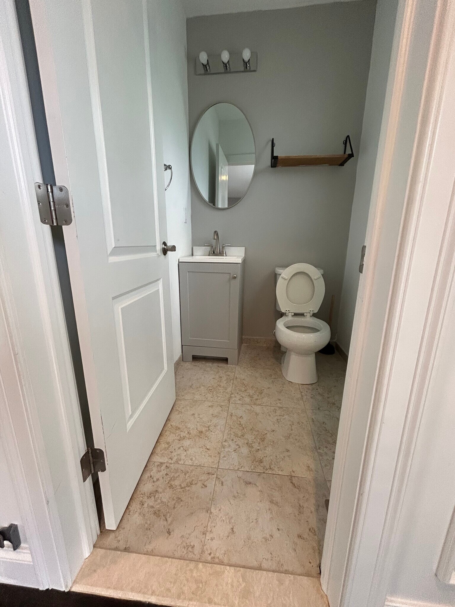 1st floor powder room - 324 Cross St