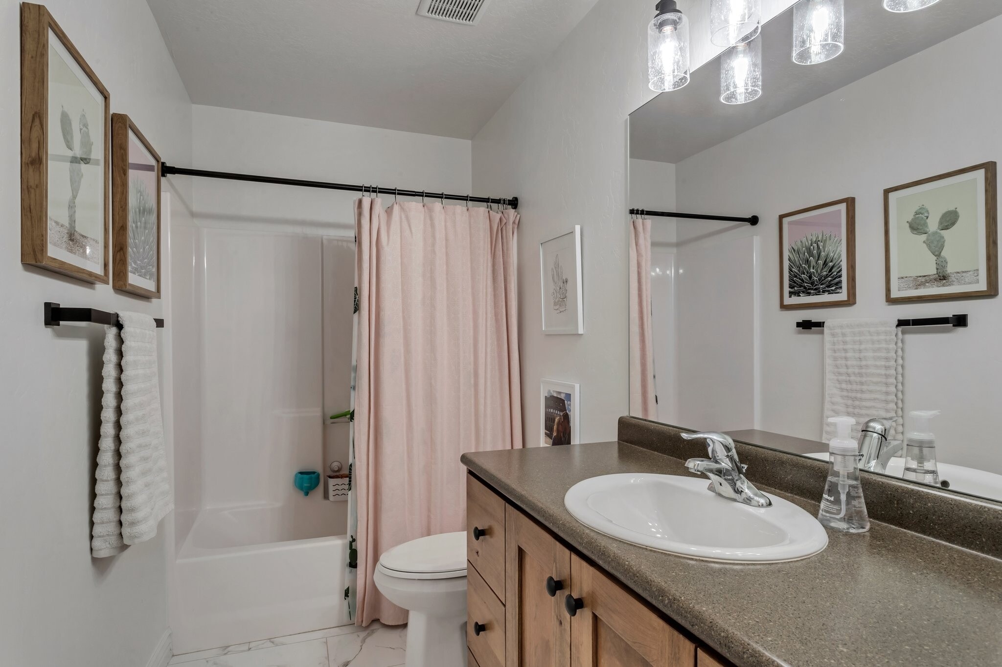 Building Photo - 4253 W Clarks Hill Dr