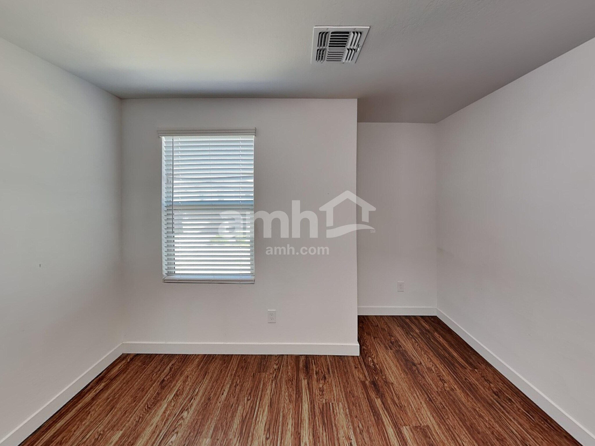 Building Photo - 4308 S 105th Dr