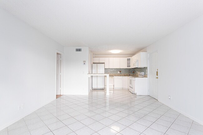 Building Photo - 603 Sea Pine Way