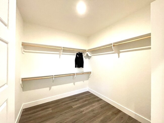 Building Photo - 706 Cirrus Ln