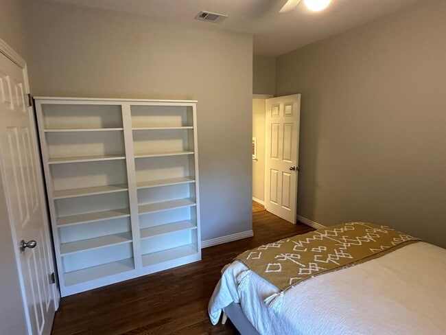 Building Photo - 311 Le Grande Ave