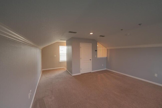 Building Photo - 2670 Fawn Point Dr