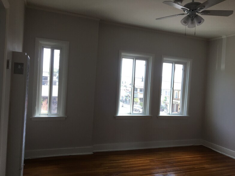 Building Photo - 1759 Hillhurst Ave