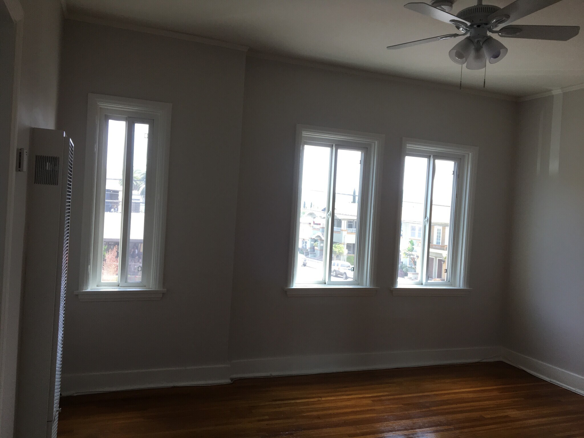 Building Photo - 1759 Hillhurst Ave
