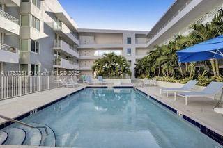 Building Photo - 7800 Collins Ave
