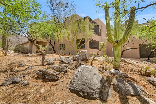 Building Photo - 6655 N Canyon Crest Dr