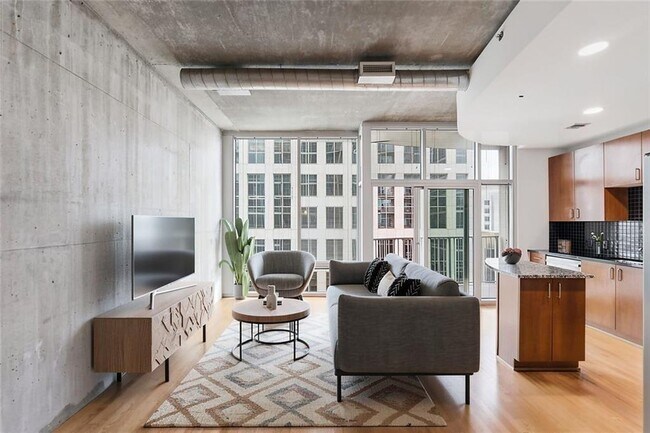 Building Photo - 943 Peachtree St NE