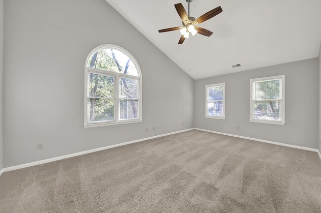 Building Photo - Charming home in South Charlotte