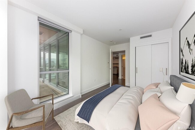 Building Photo - 718 Long Bridge St