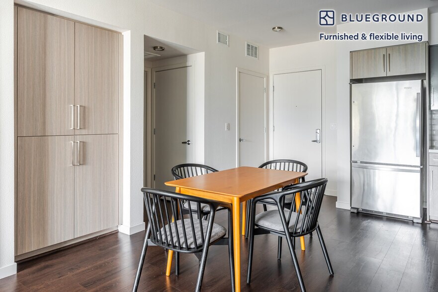 Building Photo - 650 E Capitol Ave