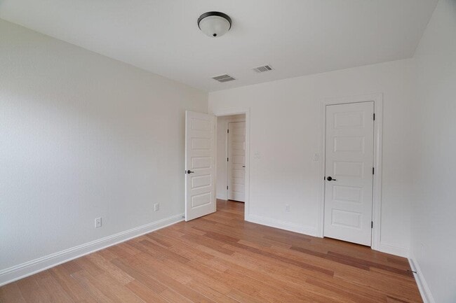 Building Photo - 19616 Summit Glory Trl