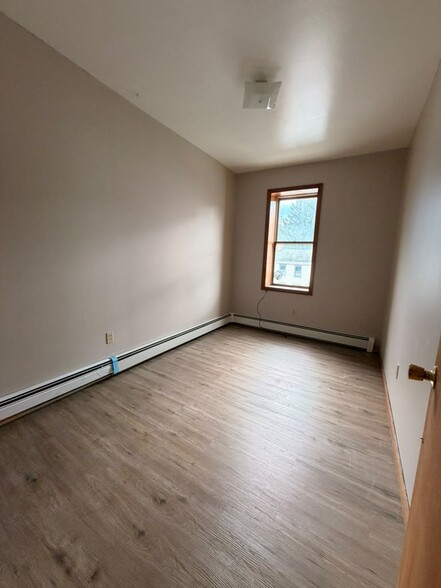 Building Photo - 373 3rd St