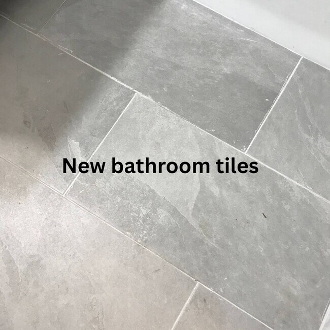 Building Photo - 1199 E 53rd St