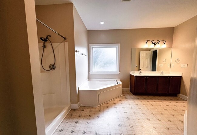 Building Photo - Pfafftown 3 Bedroom, 2 Bathroom Rare Gem i...