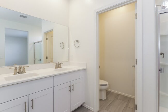 Building Photo - 12100 W Charismatic Dr