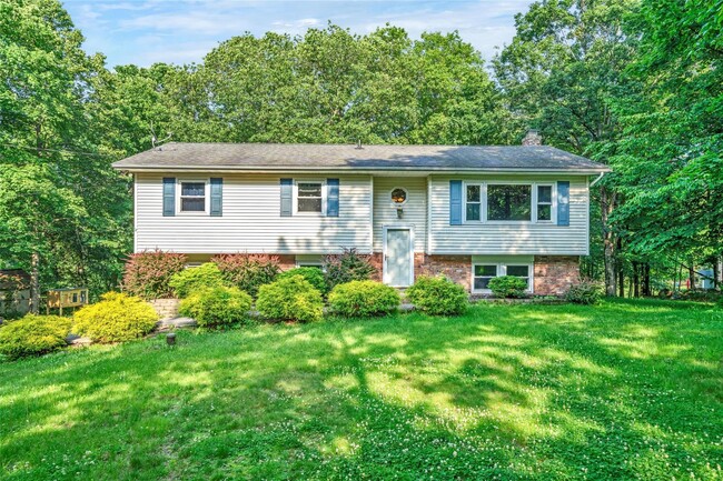 Primary Photo - 128 Cedar Cliff Rd