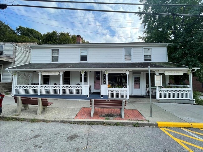 Primary Photo - 131 Main St