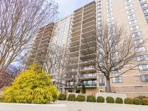 Building Photo - One Bedroom at Place One Condo in Alexandria