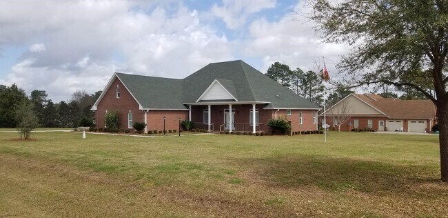 Primary Photo - 565 Twin Ponds Dr