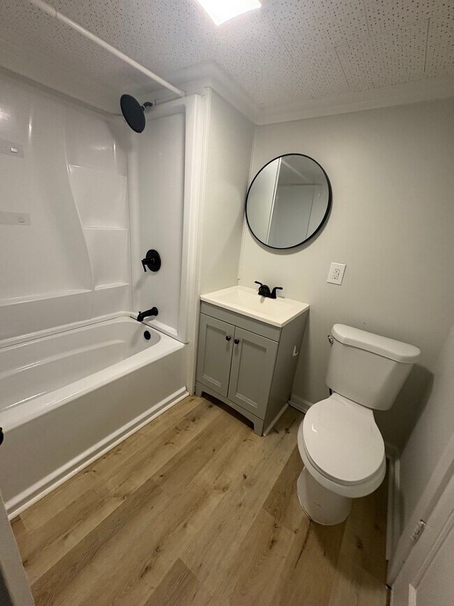 Building Photo - 2423 Patria St