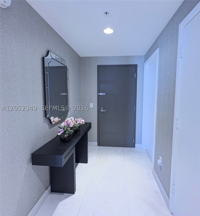 Building Photo - 17111 Biscayne Blvd