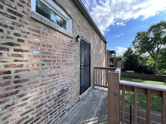 Building Photo - 6402 S Eberhart Ave