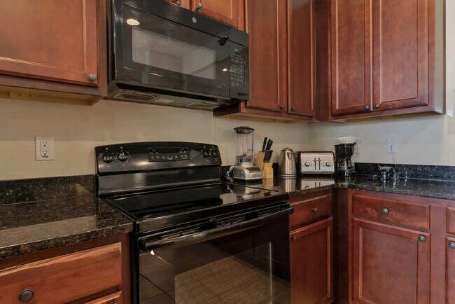 Building Photo - 371 Lasso Dr