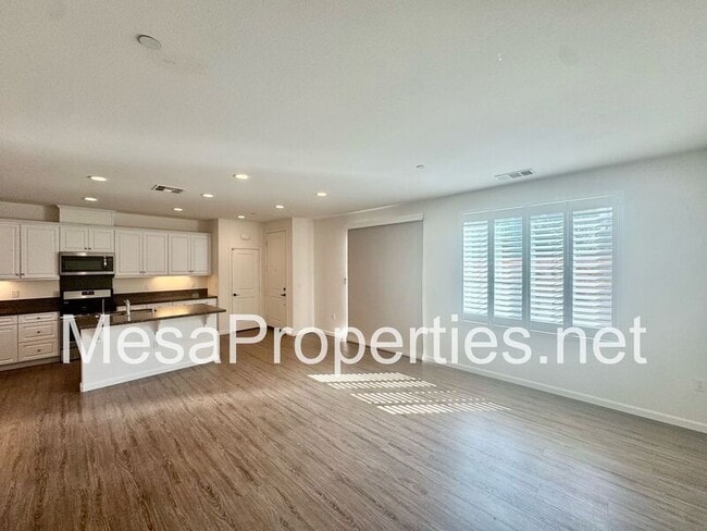 Building Photo - 3230 E Yountville Dr