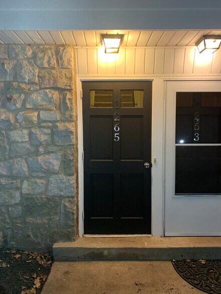 Entrance - 1265 Woodmere Rd
