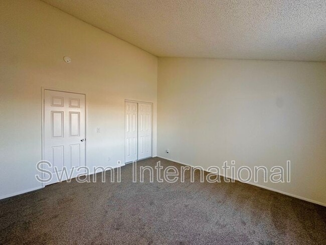 Building Photo - 14620 Berendo Ave