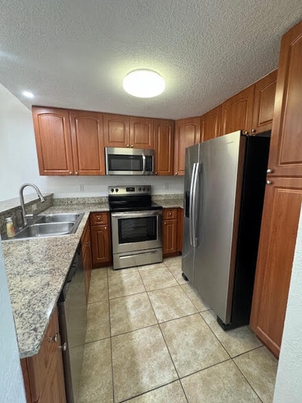 Building Photo - 7250 NW 174th Ter