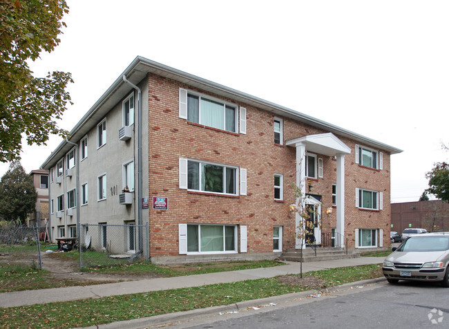 Primary Photo - Aldrich Apartments | Near I-94 & Theodore ...