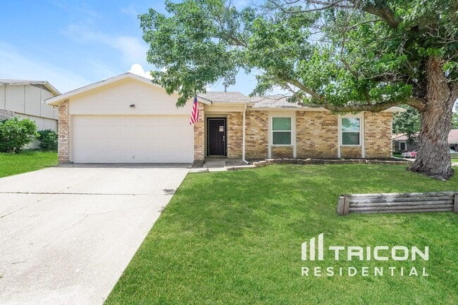Primary Photo - 828 W Embercrest Dr