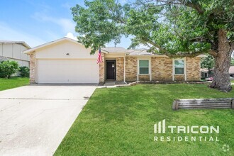 Building Photo - 828 W Embercrest Dr
