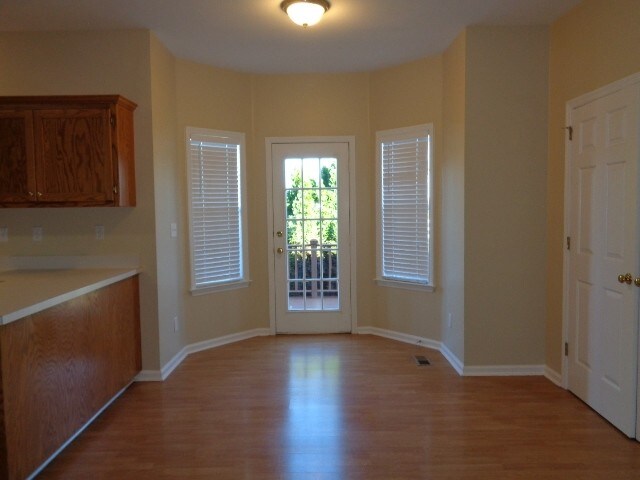 Building Photo - 2702 Camden Ct