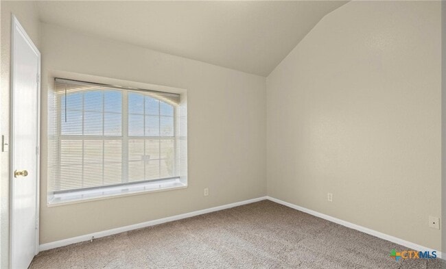 Building Photo - 2908 Southhill Dr