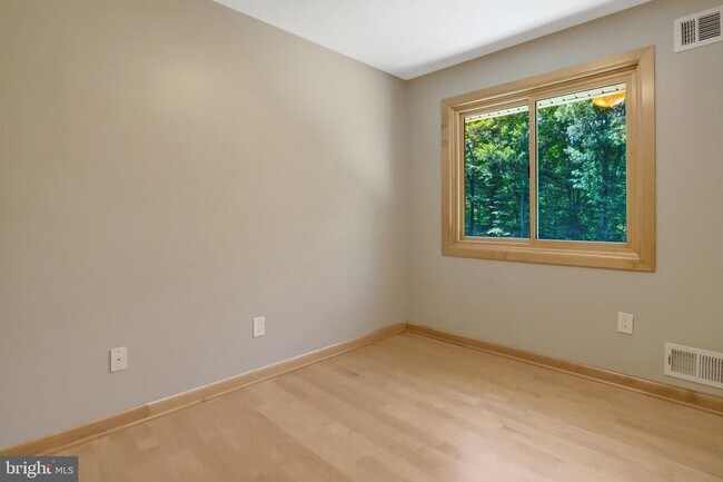 Building Photo - 6030 Berwynd Rd