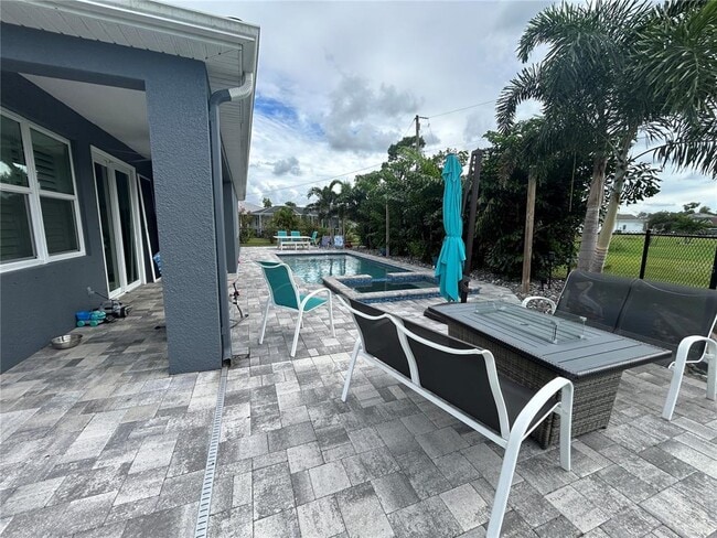 Building Photo - 25427 Doredo Dr