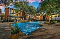 Building Photo - 18333 Roehampton Dr