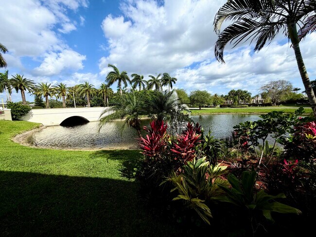 Building Photo - 1101 Bahama Bend