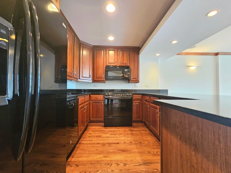 Building Photo - 1300 N Dearborn St