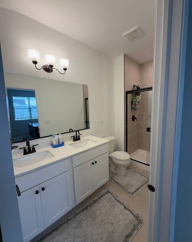 Building Photo - 4375 Chelsea Mnr Cir